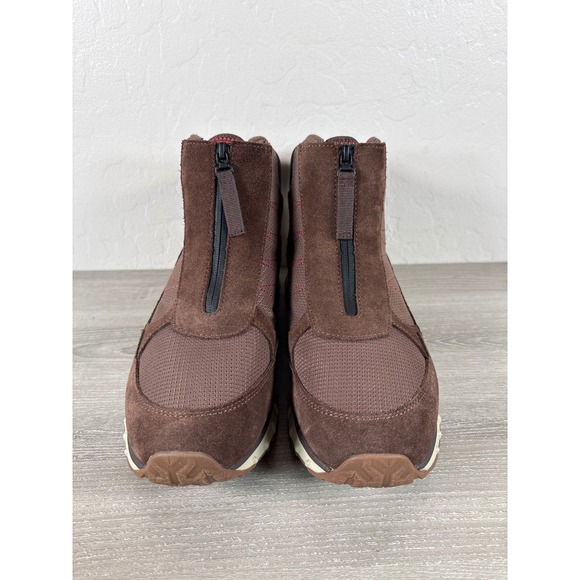LL Bean Snow Sneaker 5\